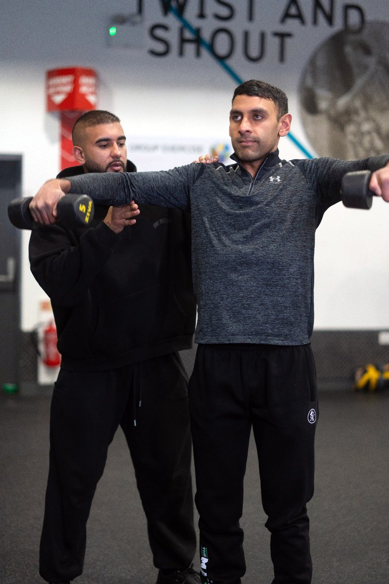1-to-1 personal training session coaching in Hook